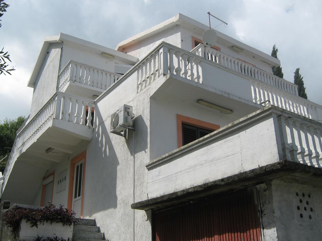 Apartments Ceca Tivat Exteriör bild