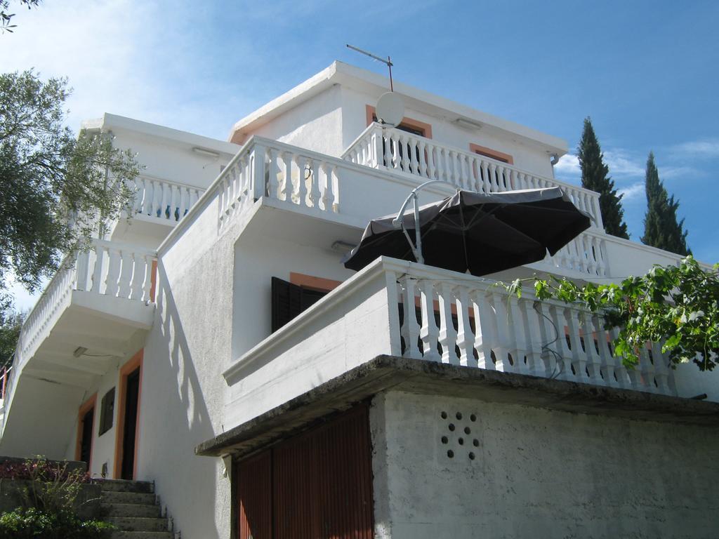 Apartments Ceca Tivat Exteriör bild