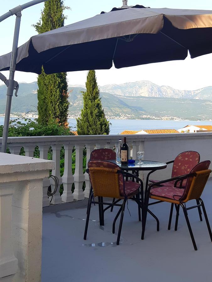 Apartments Ceca Tivat Exteriör bild