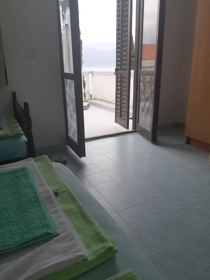 Apartments Ceca Tivat Exteriör bild