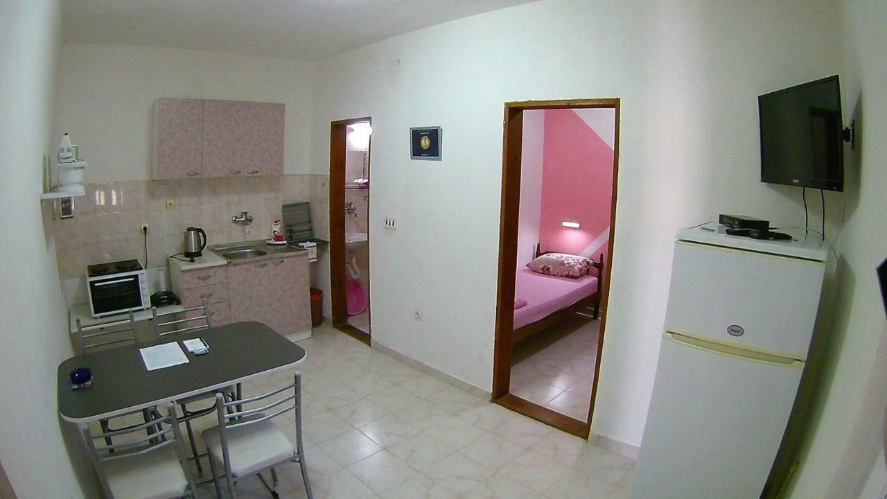 Apartments Ceca Tivat Exteriör bild