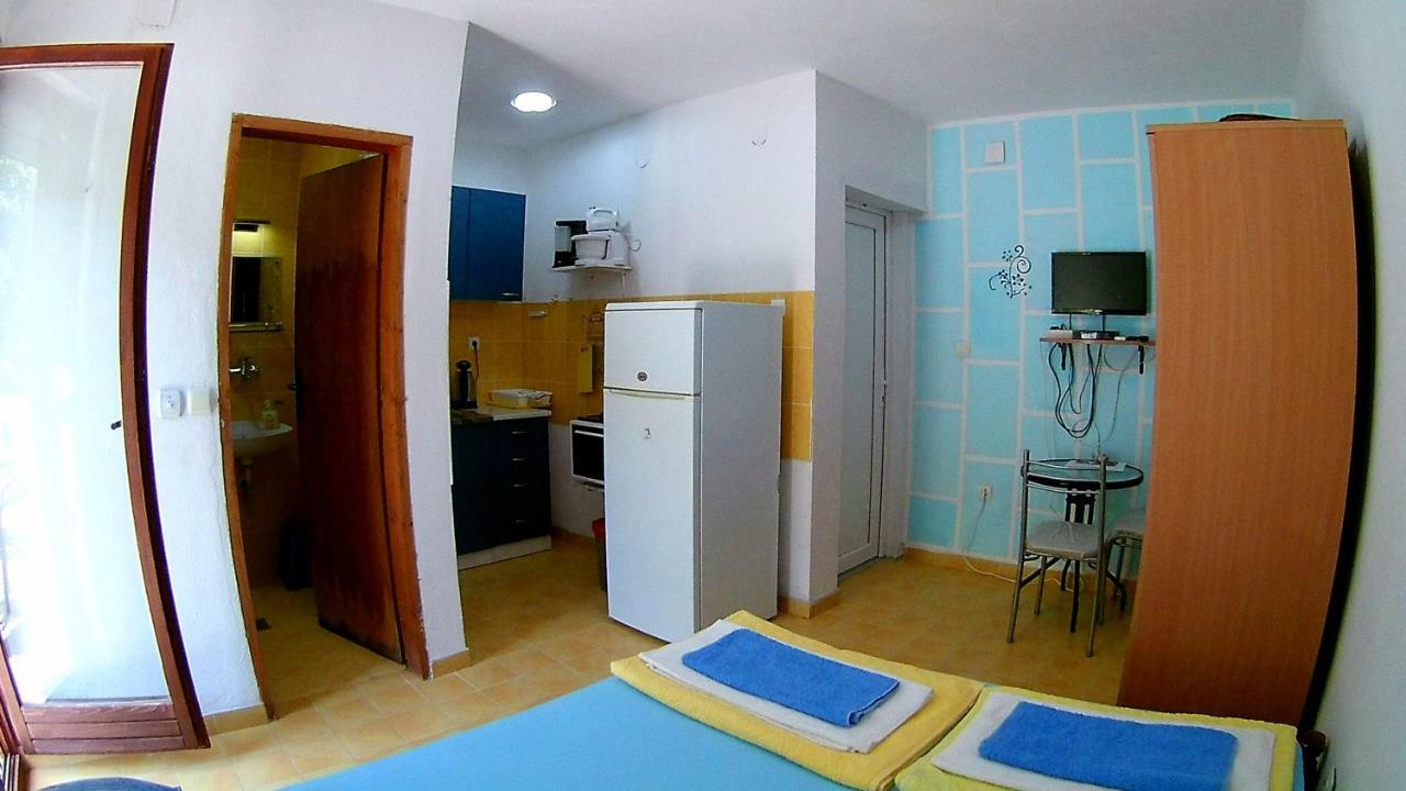 Apartments Ceca Tivat Exteriör bild