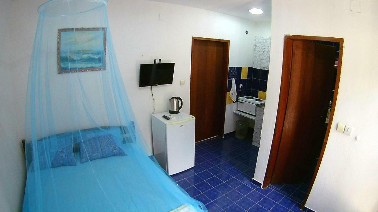 Apartments Ceca Tivat Exteriör bild