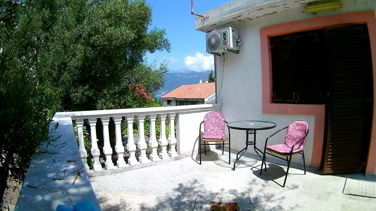 Apartments Ceca Tivat Exteriör bild