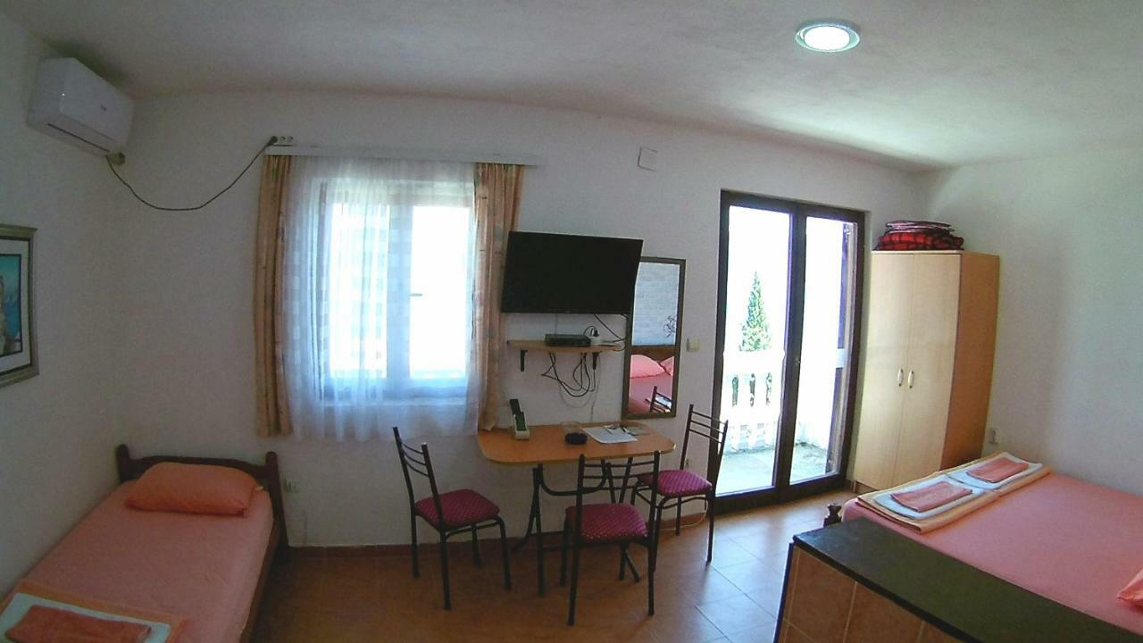 Apartments Ceca Tivat Exteriör bild