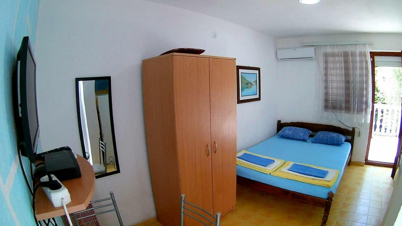 Apartments Ceca Tivat Exteriör bild