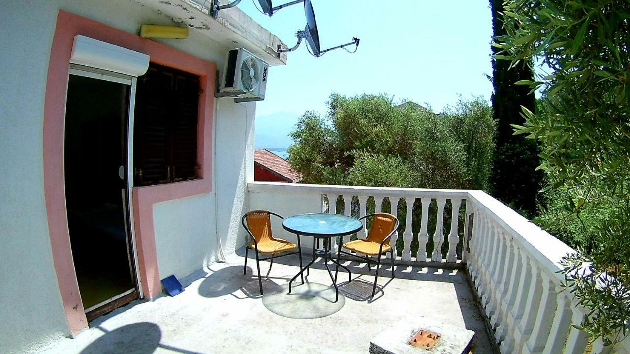 Apartments Ceca Tivat Exteriör bild
